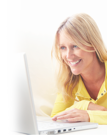 woman reading psychic email reading